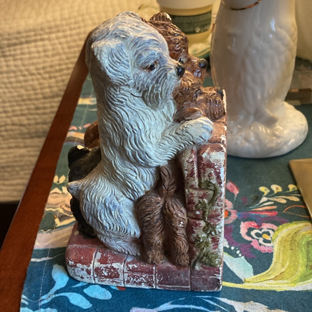 Adorable authentic chalk doggies bookend, one only. See pic for wear, so cute❤️! - Picture 4 of 6